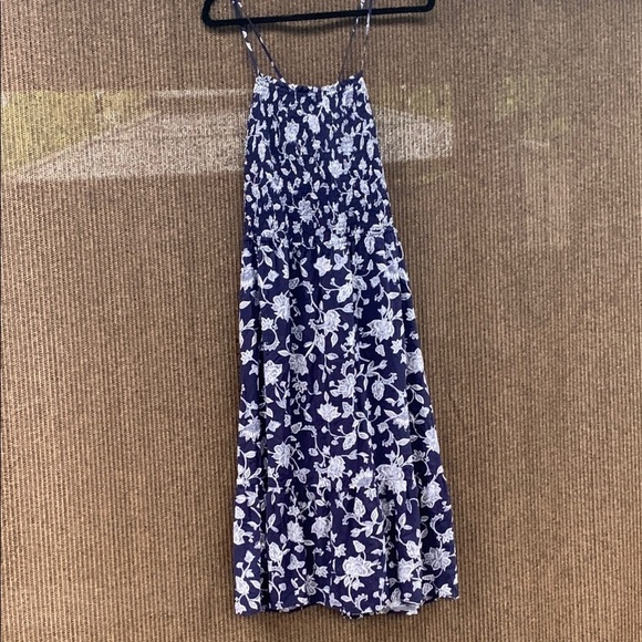 Reitmans Dresses & Skirts - Signature Reitmans Blue and White Pleated Maxi dress